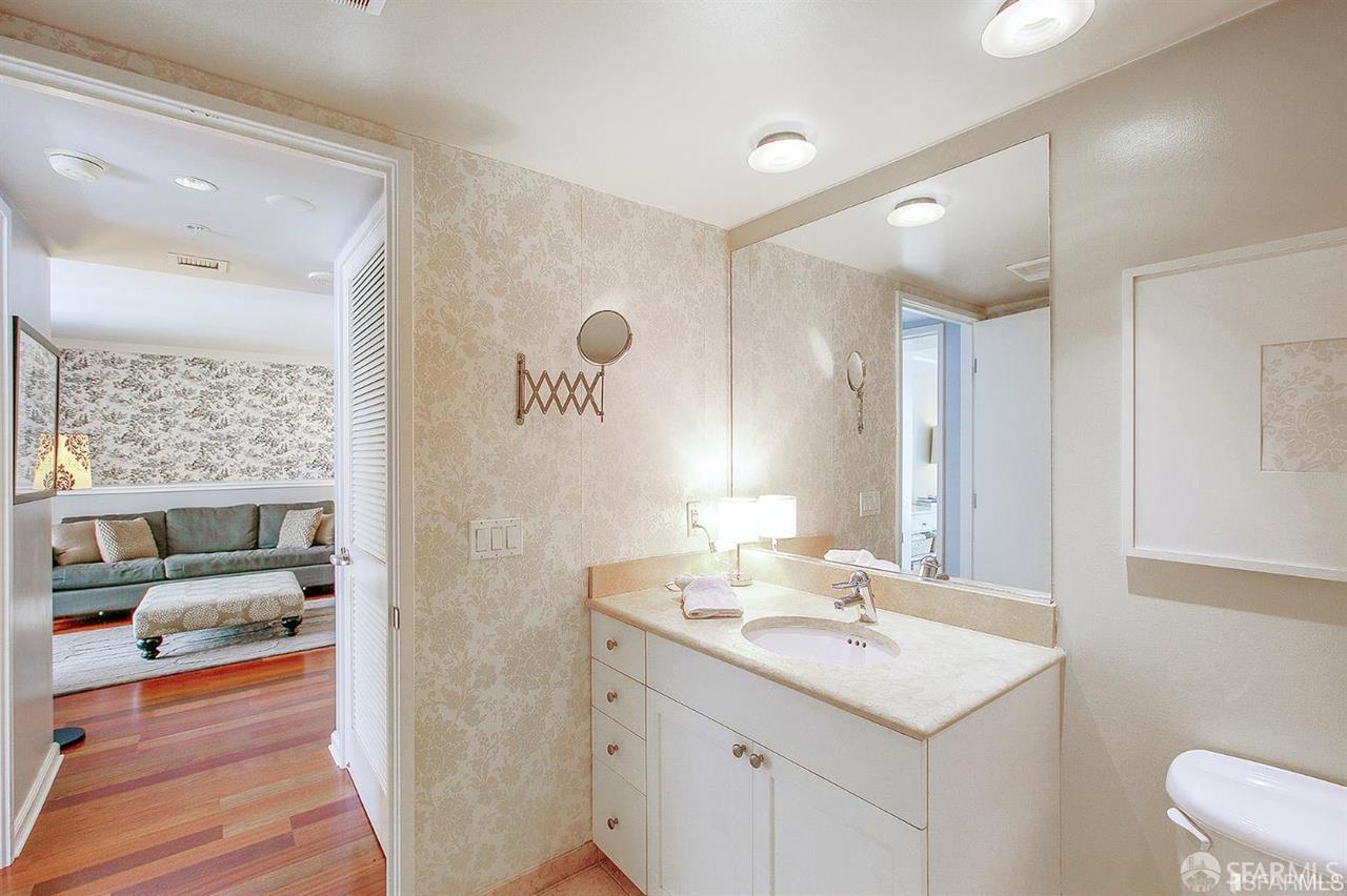 Photo #17: 426132436 Listing: Photo #17