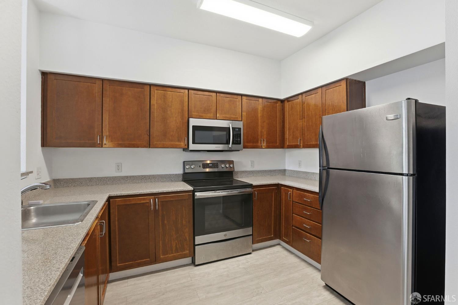 Photo #10: 426132268 Listing: Photo #10