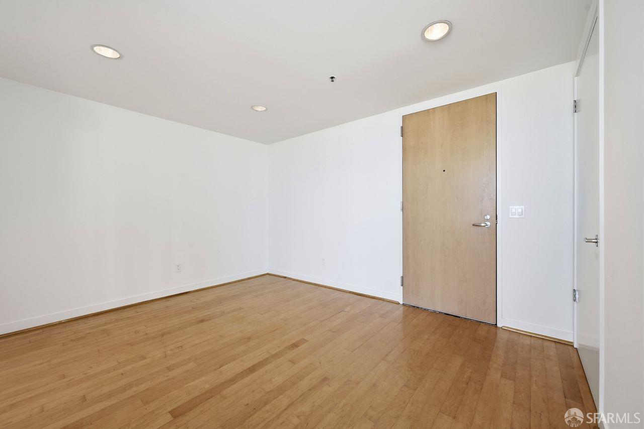 Photo #4: 426107911 Listing: Photo #4