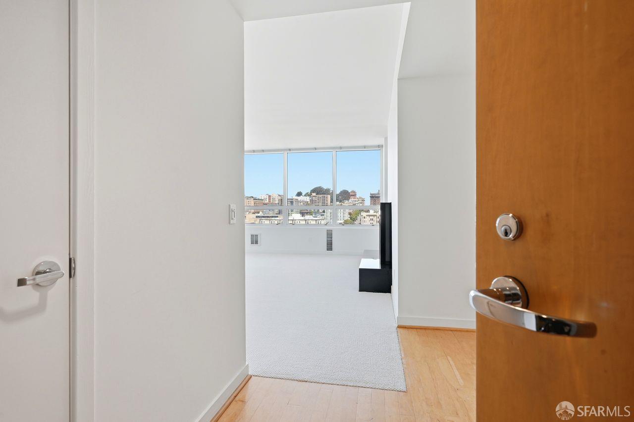 Photo #3: 426107911 Listing: Photo #3