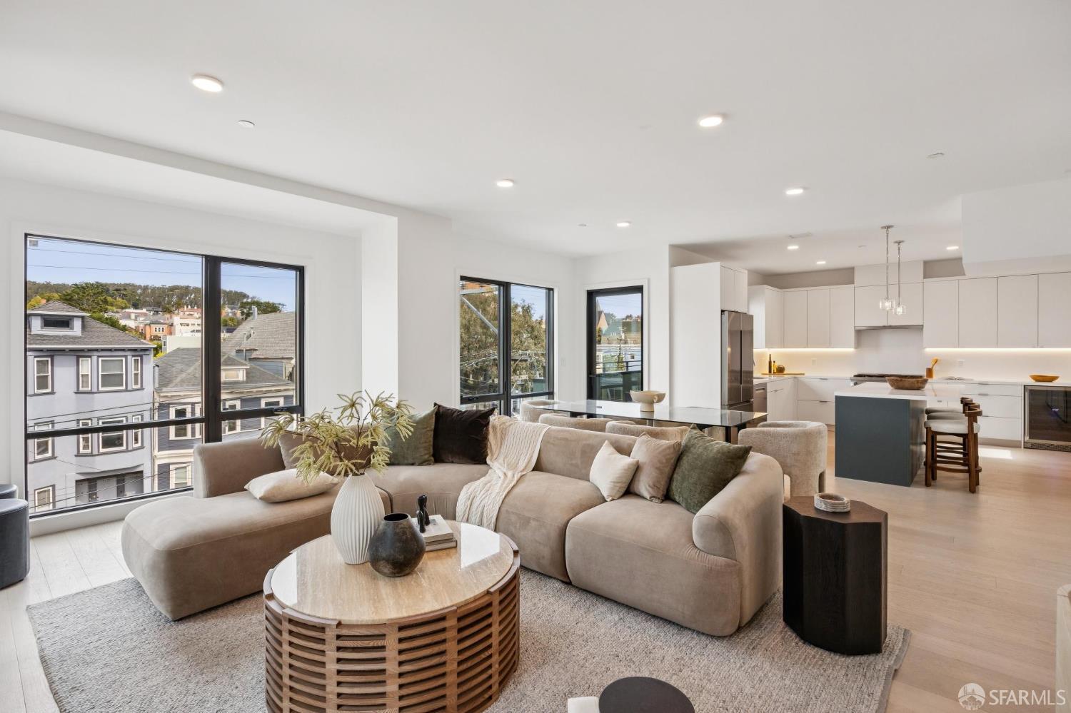 Photo #2: 426132778 Listing: Photo #2