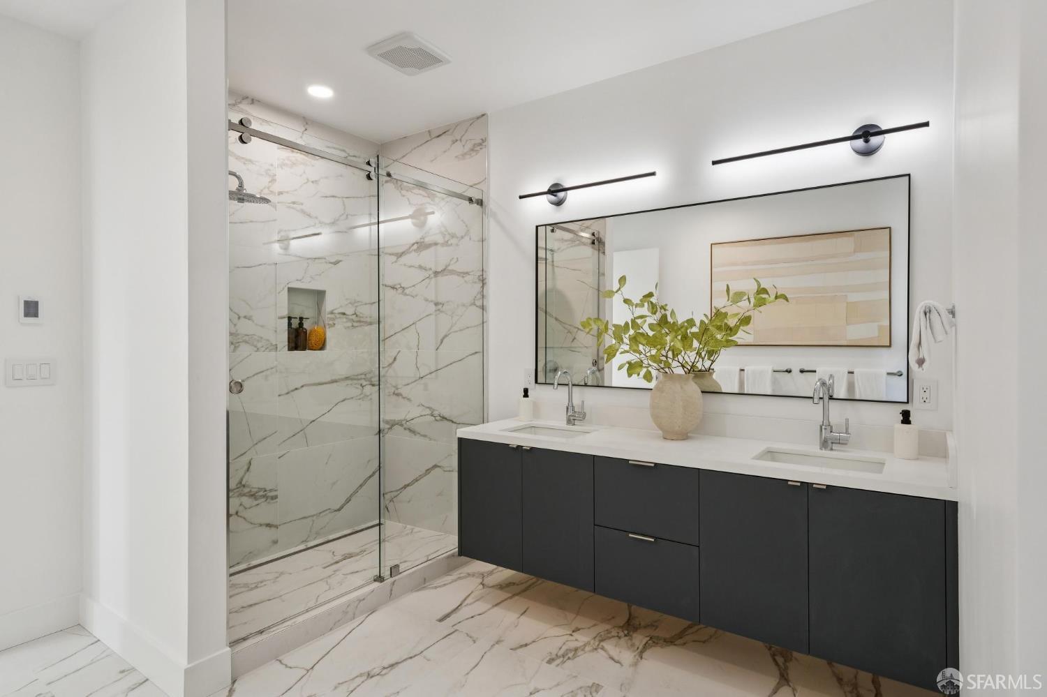 Photo #8: 426132778 Listing: Photo #8