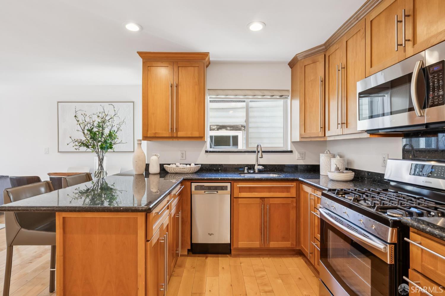 Photo #3: 426132552 Listing: Photo #3