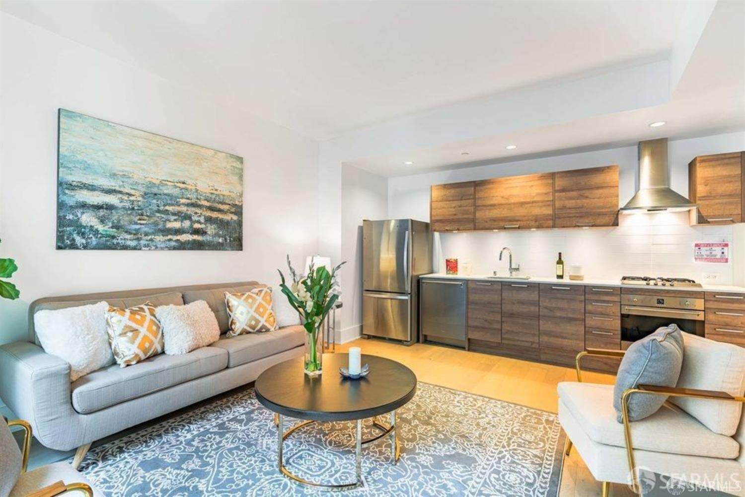 Photo #3: 426132517 Listing: Photo #3