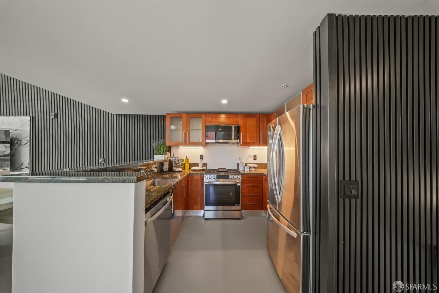Photo #8: 426132770 Listing: Photo #8