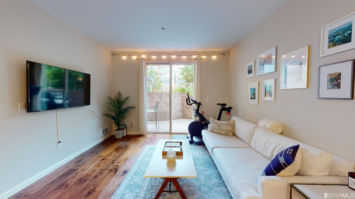 Photo #4: 426132945 Listing: Photo #4