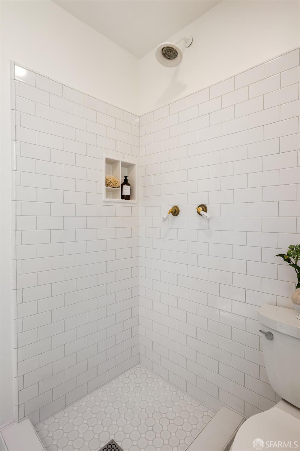 Photo #28: 426132933 Listing: Photo #28