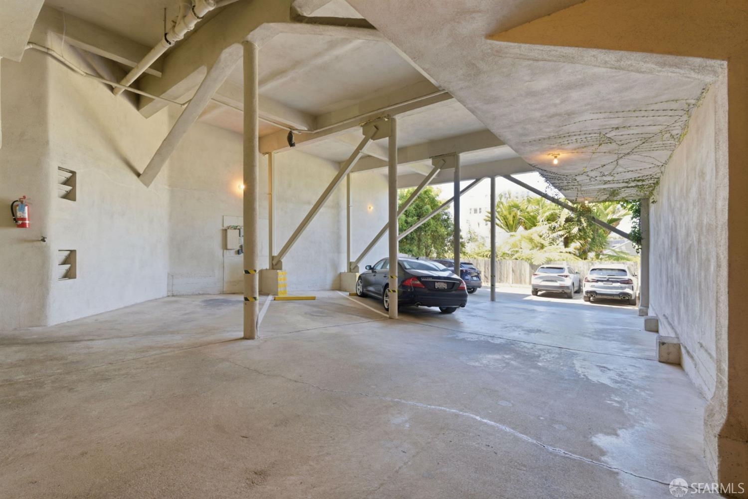 Photo #22: 426133329 Listing: Photo #22
