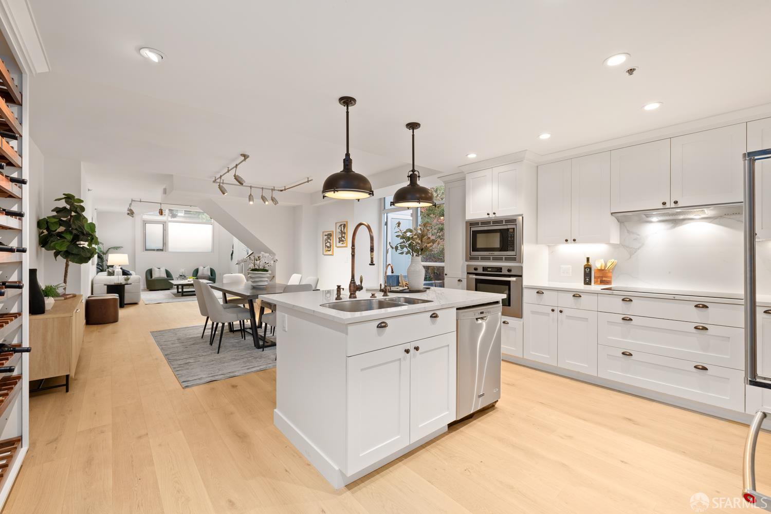 Photo #1: 426133470 Listing: Photo #1