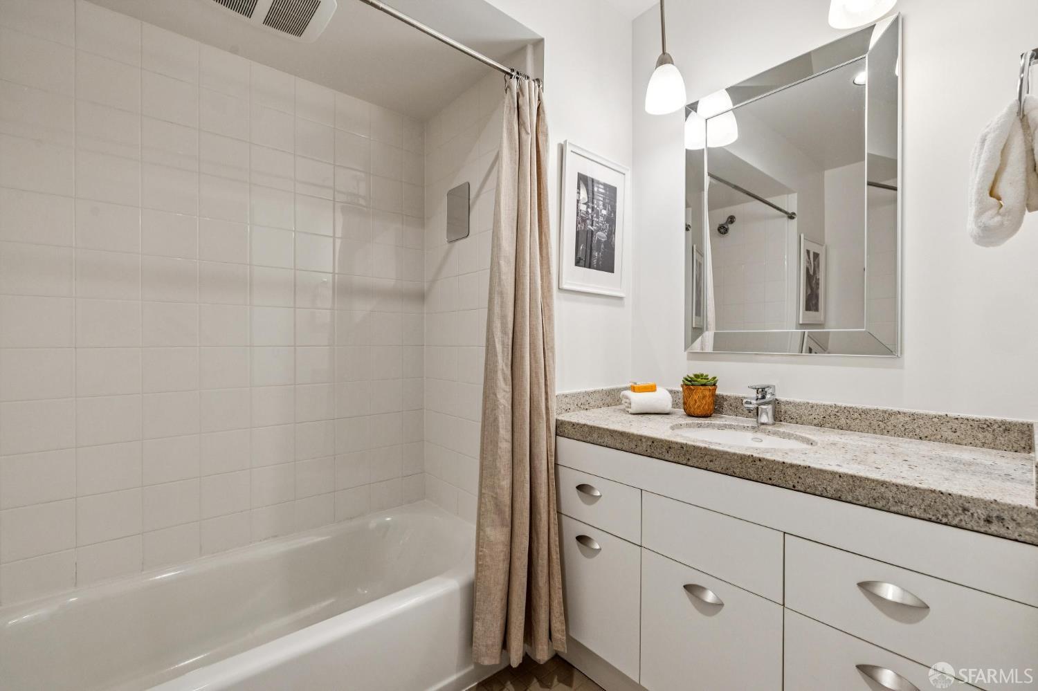 Photo #26: 426133384 Listing: Photo #26