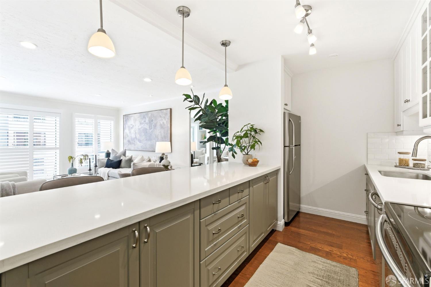Photo #4: 426133329 Listing: Photo #4