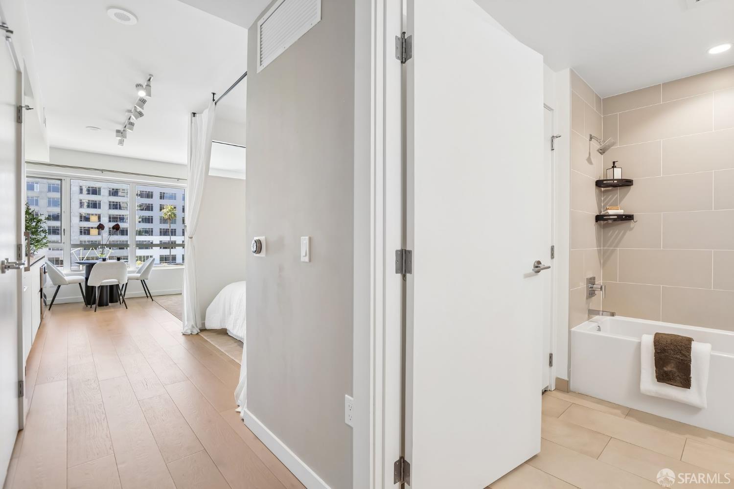 Photo #11: 426125754 Listing: Photo #11