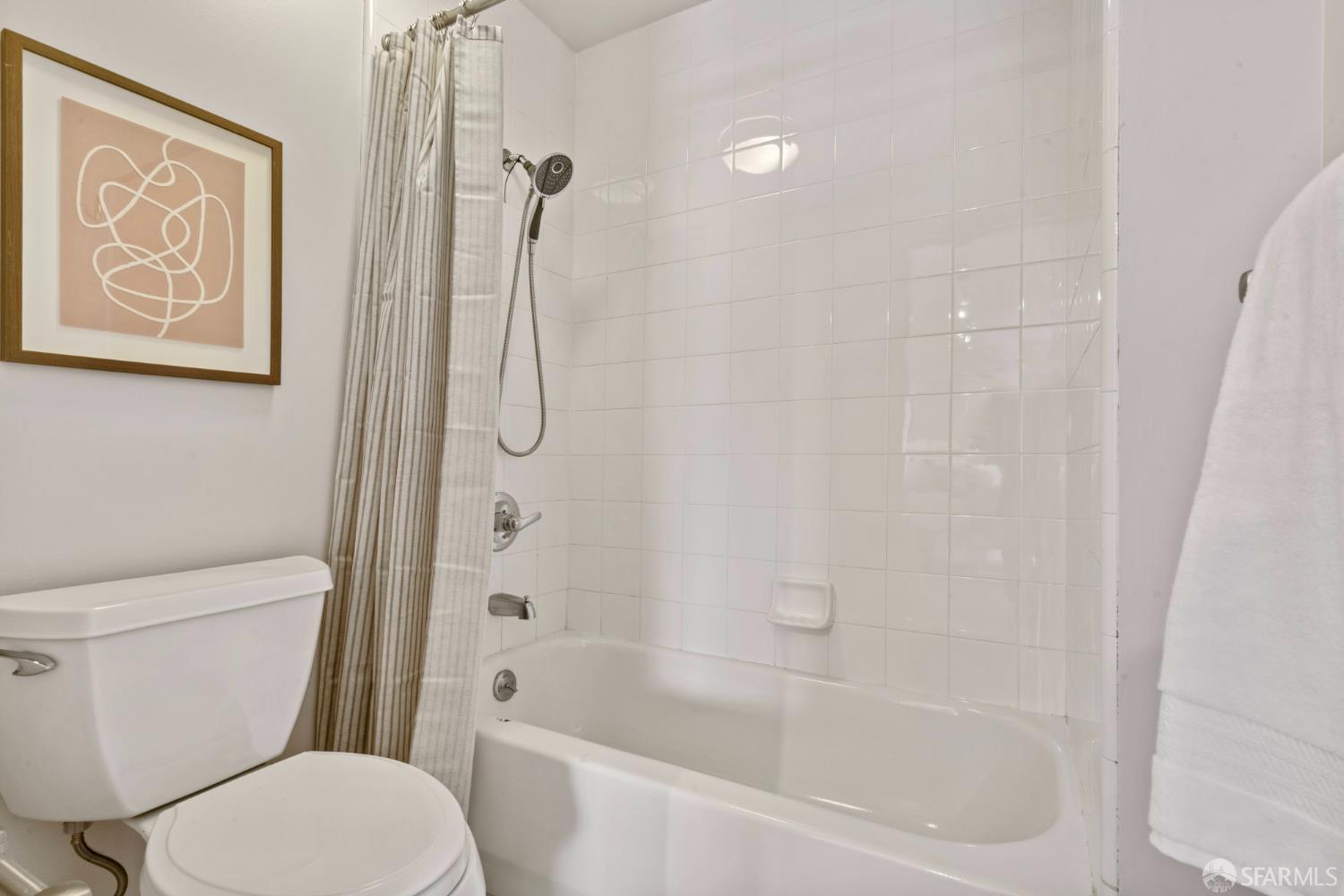 Photo #28: 426125339 Listing: Photo #28