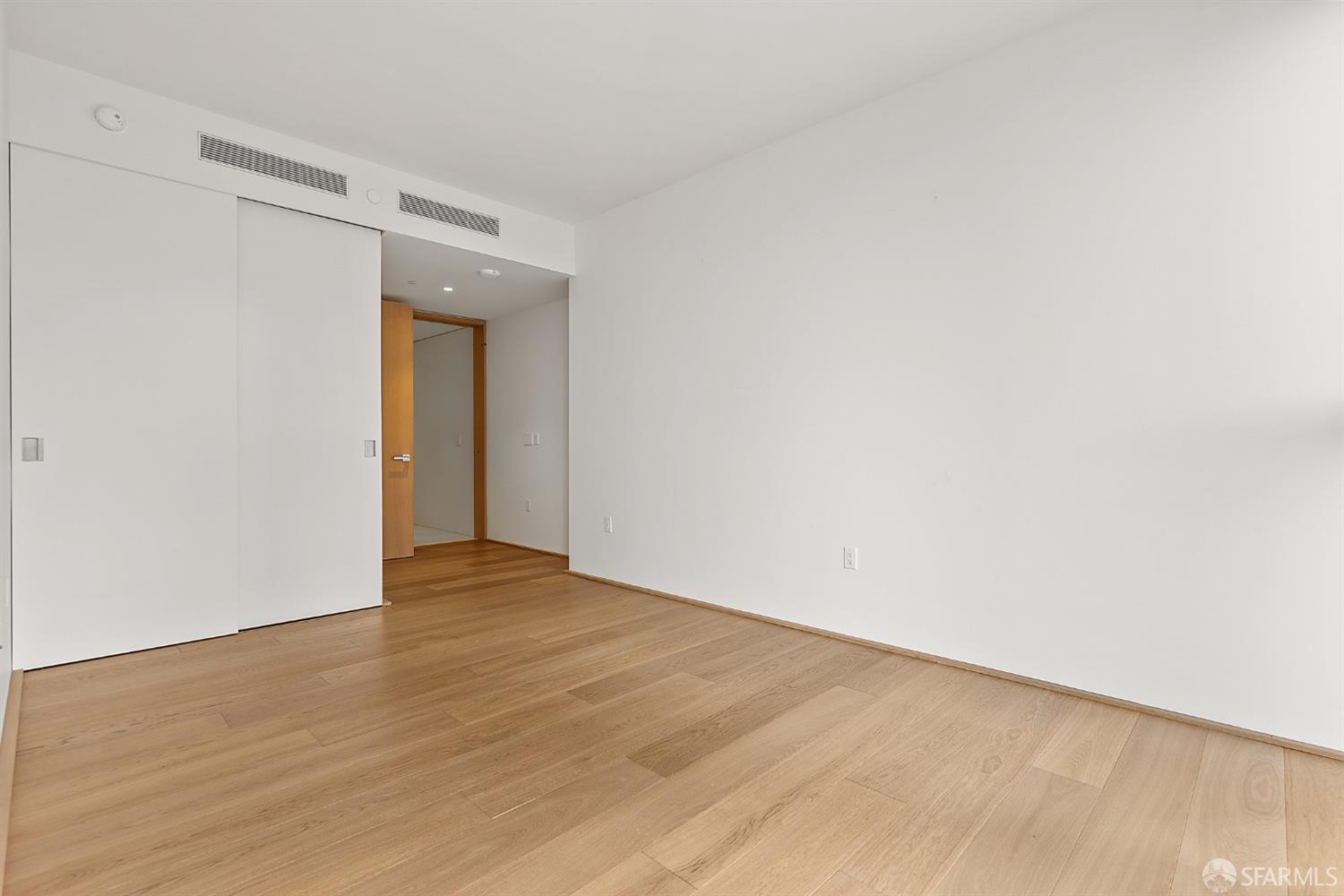 Photo #6: 426134027 Listing: Photo #6