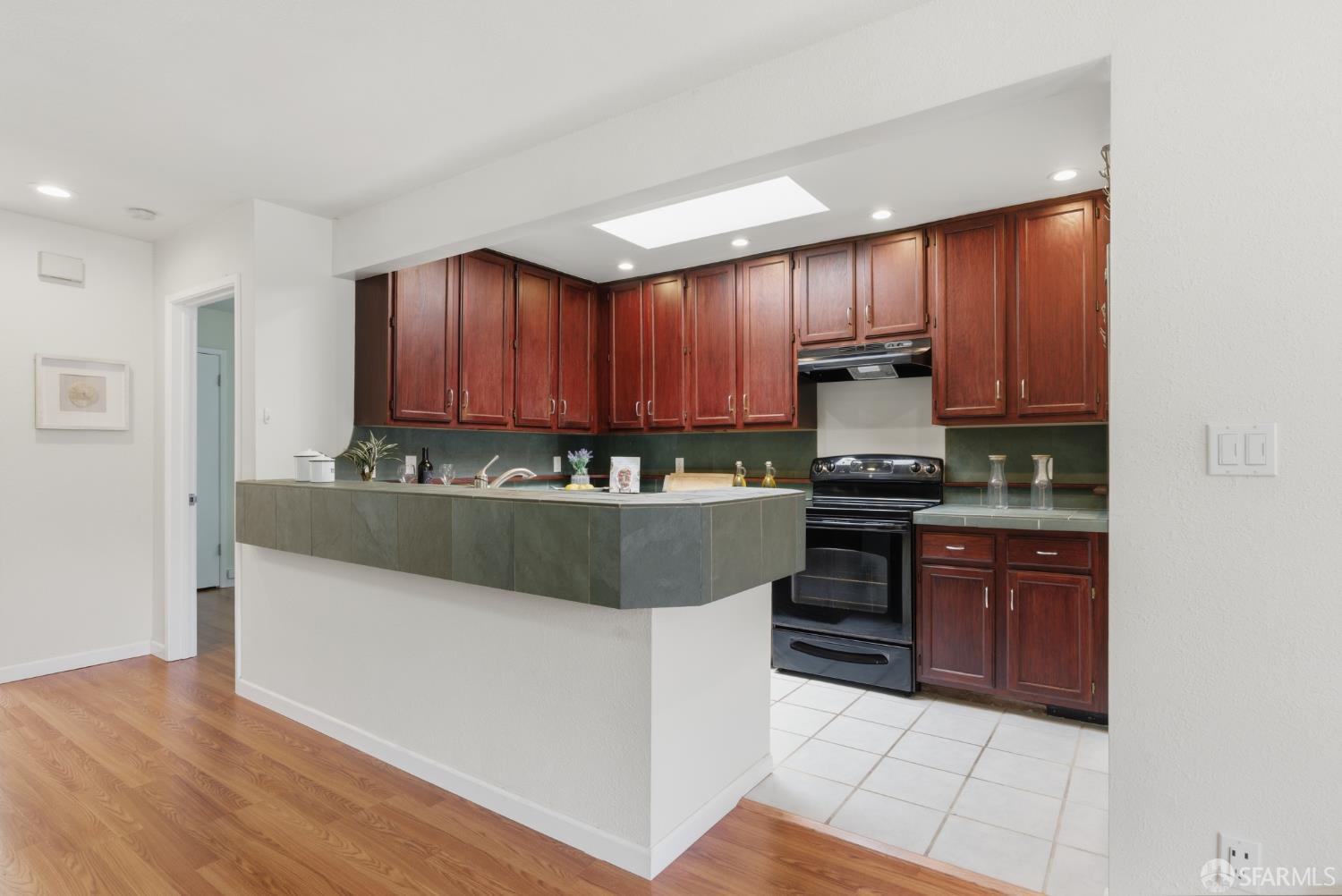 Photo #16: 426134042 Listing: Photo #16