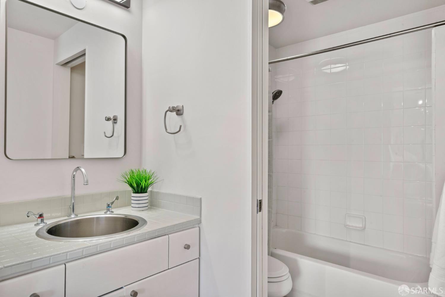 Photo #27: 426125339 Listing: Photo #27