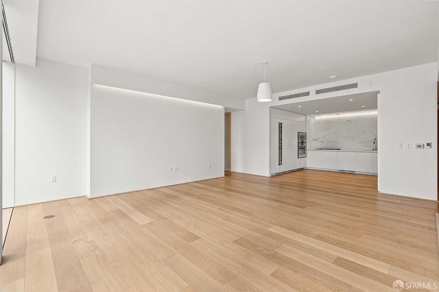 Photo #11: 426134027 Listing: Photo #11