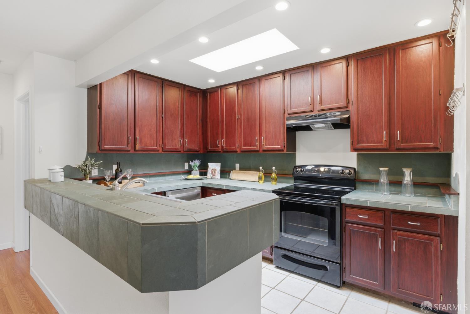 Photo #19: 426134042 Listing: Photo #19