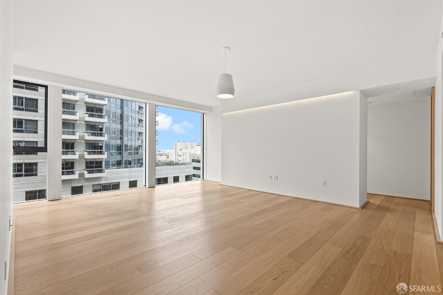 Photo #1: 426134027 Listing: Photo #1