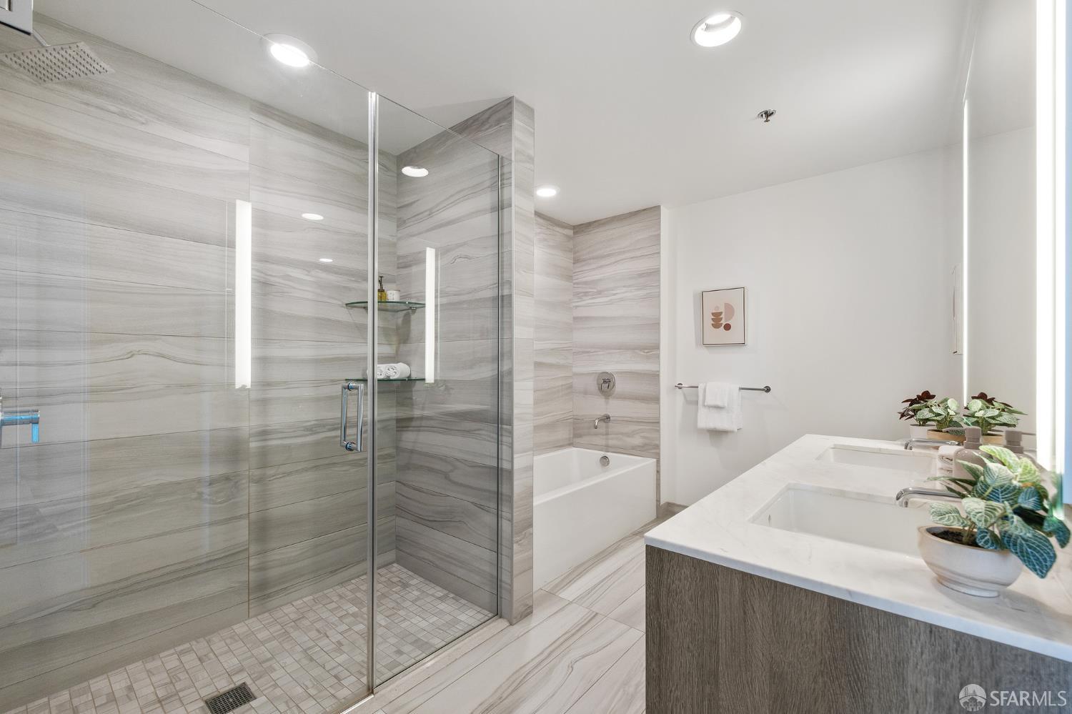 Photo #25: 426134316 Listing: Photo #25