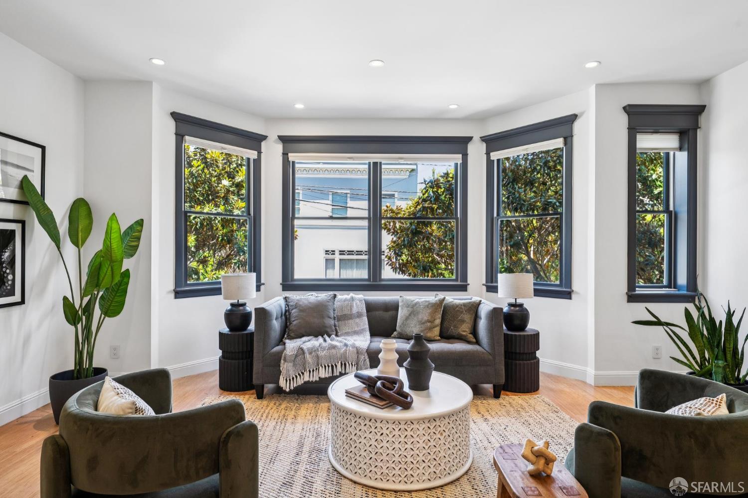 Photo #1: 426133817 Listing: Photo #1