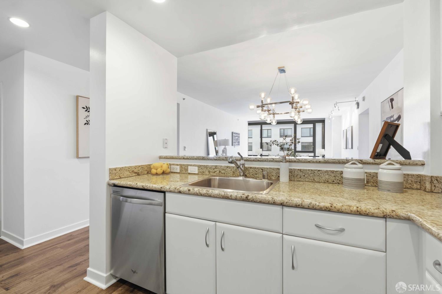 Photo #13: 426127756 Listing: Photo #13