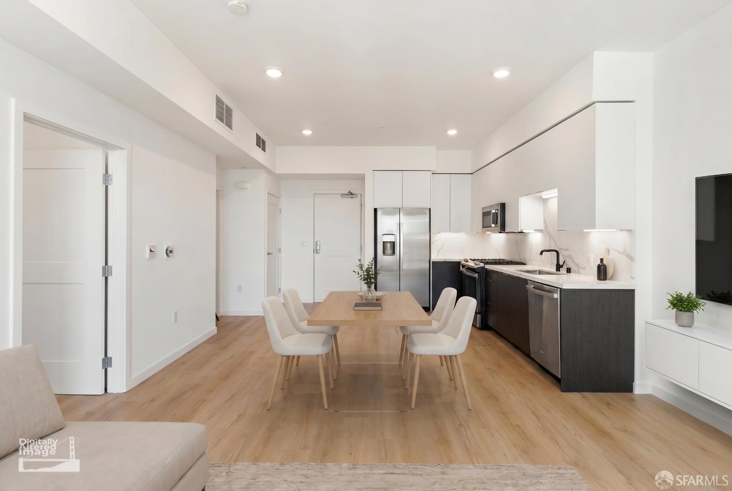 Photo #1: 426135547 Listing: Photo #1