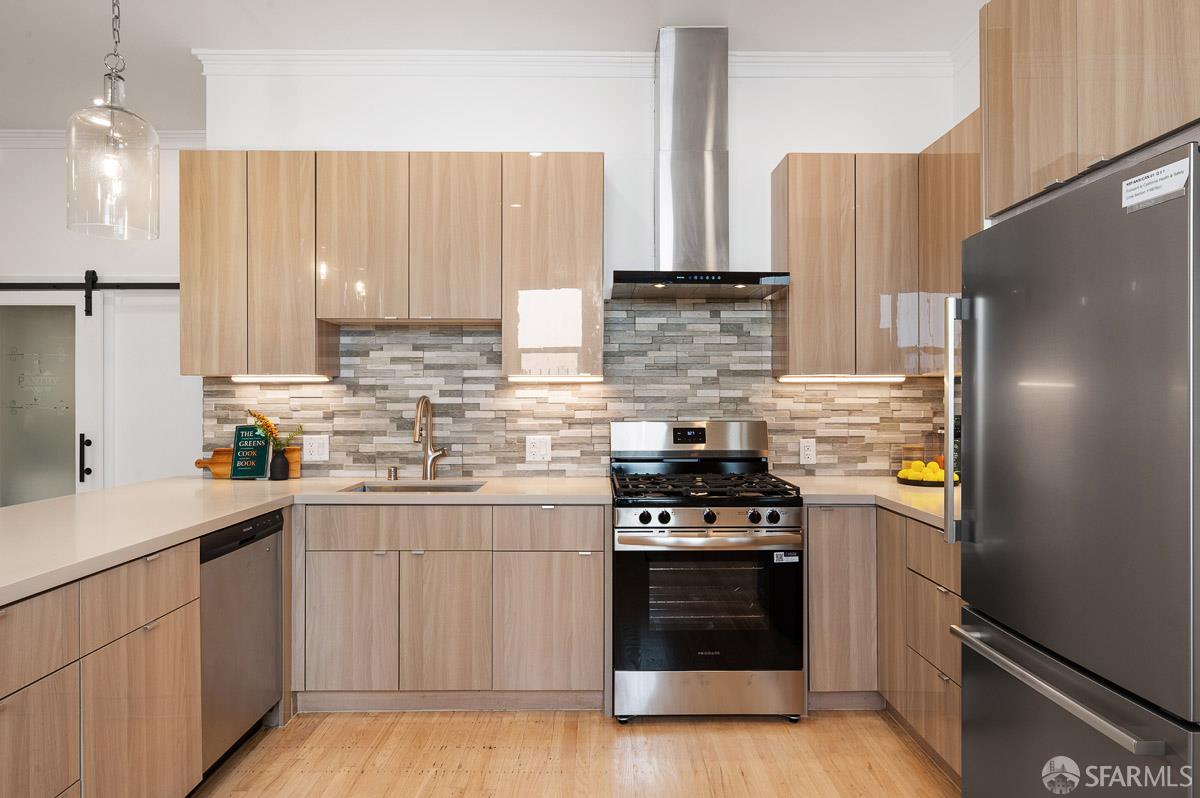 Photo #6: 426135538 Listing: Photo #6