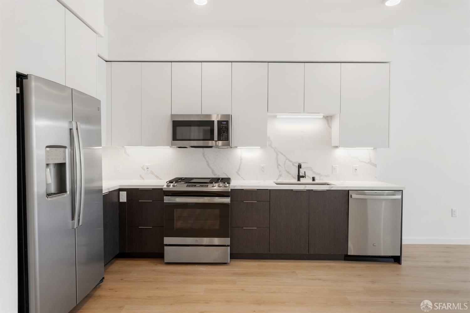 Photo #6: 426135547 Listing: Photo #6