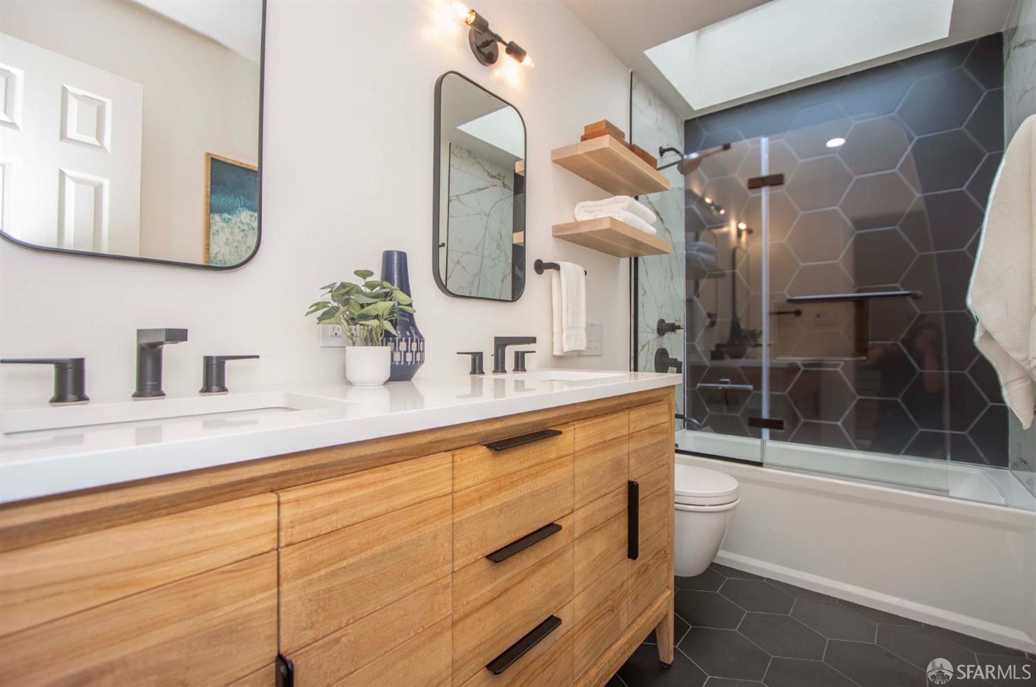 Photo #13: 426135827 Listing: Photo #13
