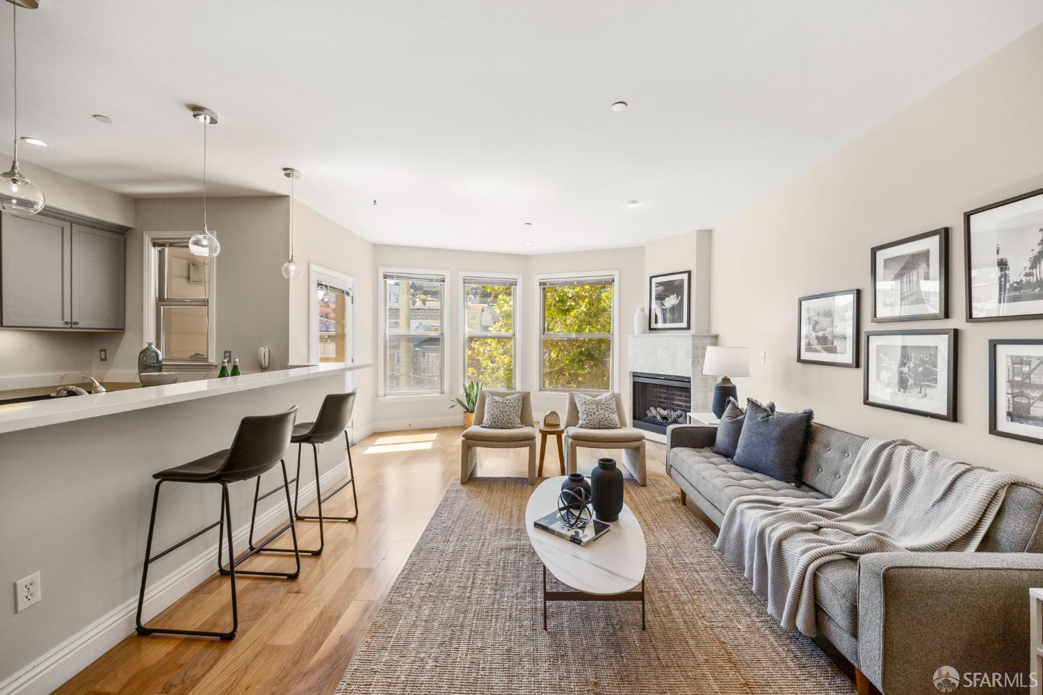 Photo #2: 426132566 Listing: Photo #2
