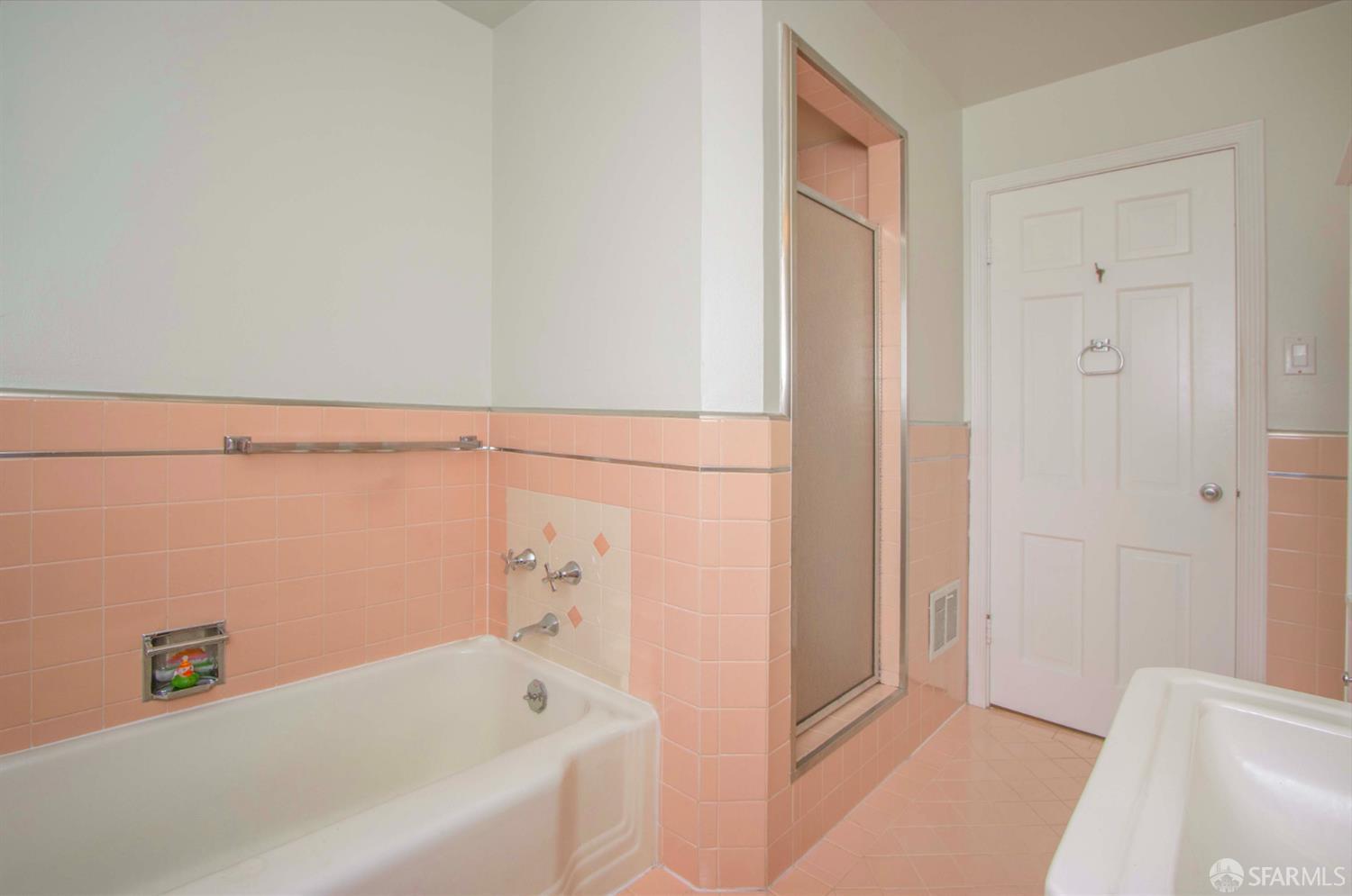 Photo #21: 426136279 Listing: Photo #21