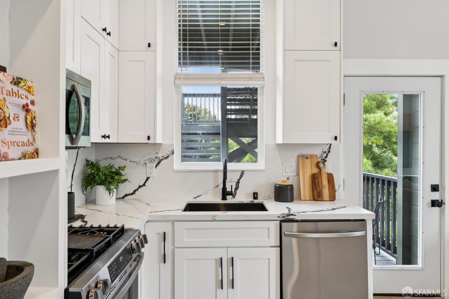 Photo #10: 426135773 Listing: Photo #10