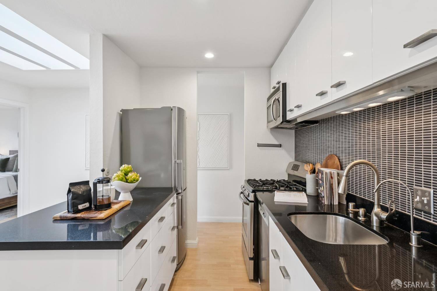 Photo #11: 426136364 Listing: Photo #11