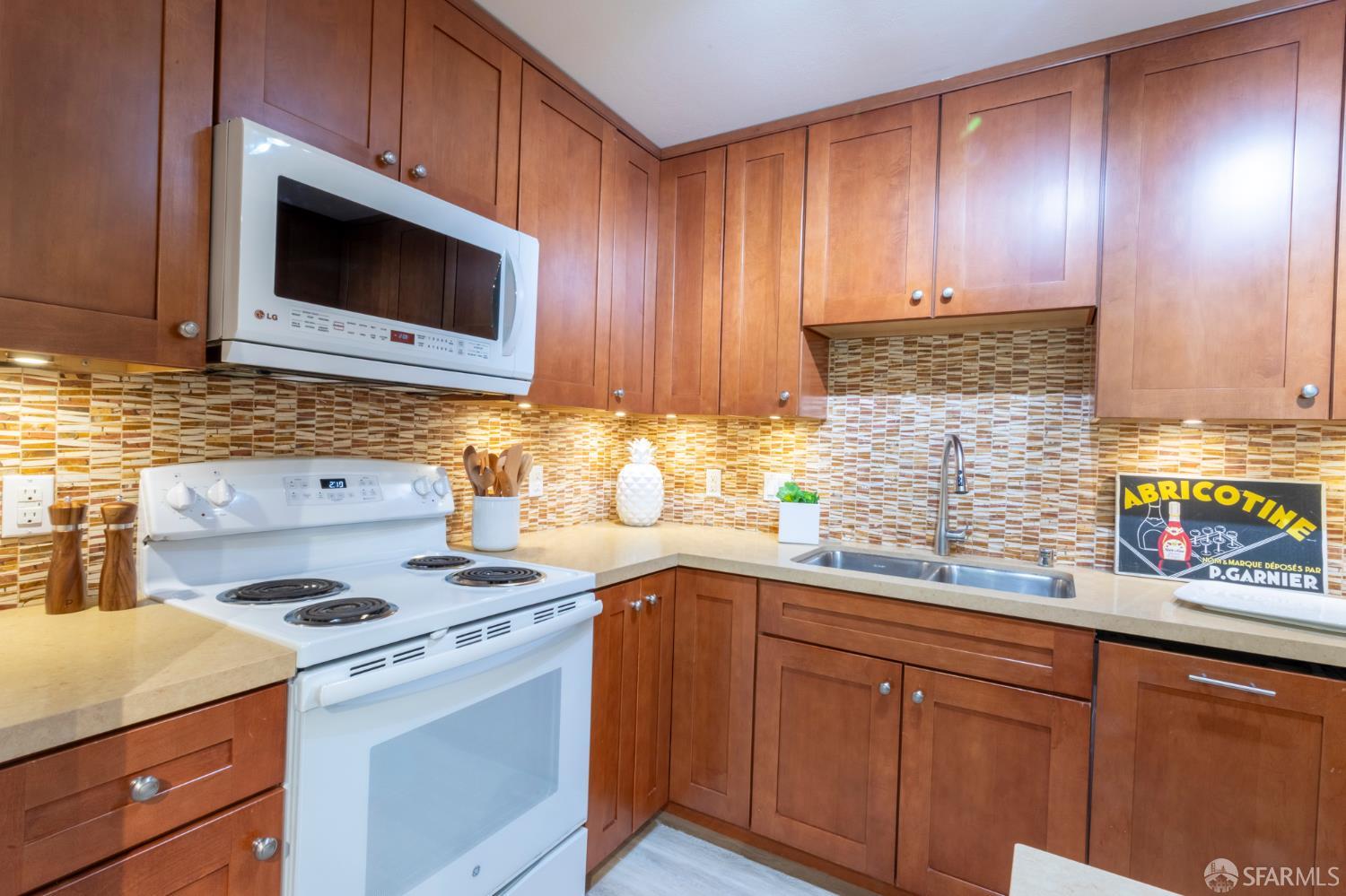 Photo #4: 426136254 Listing: Photo #4