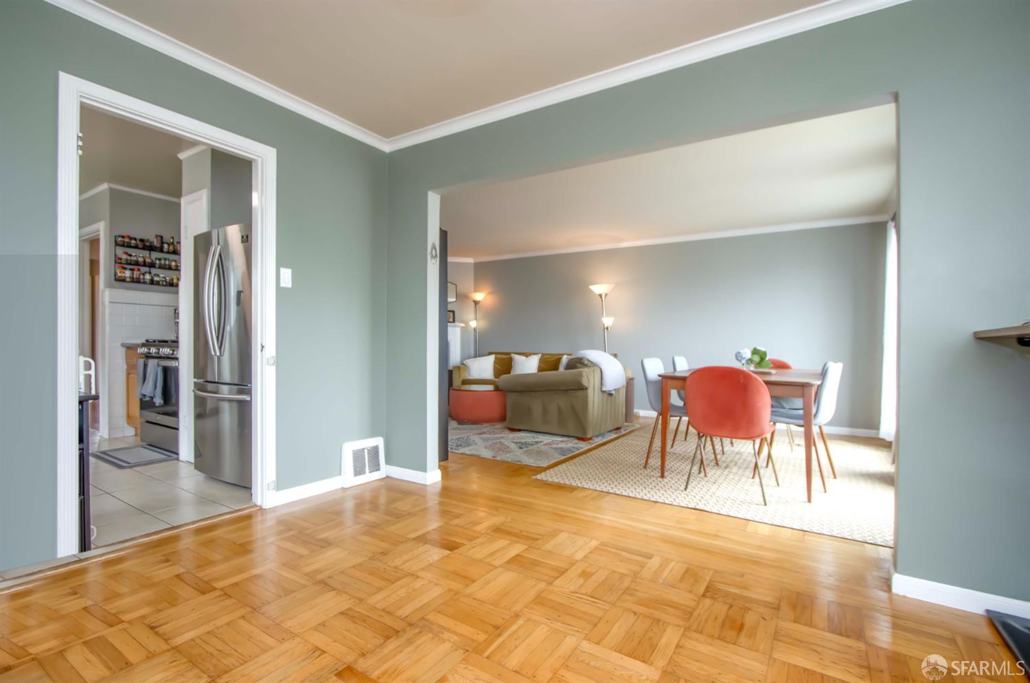 Photo #9: 426136279 Listing: Photo #9