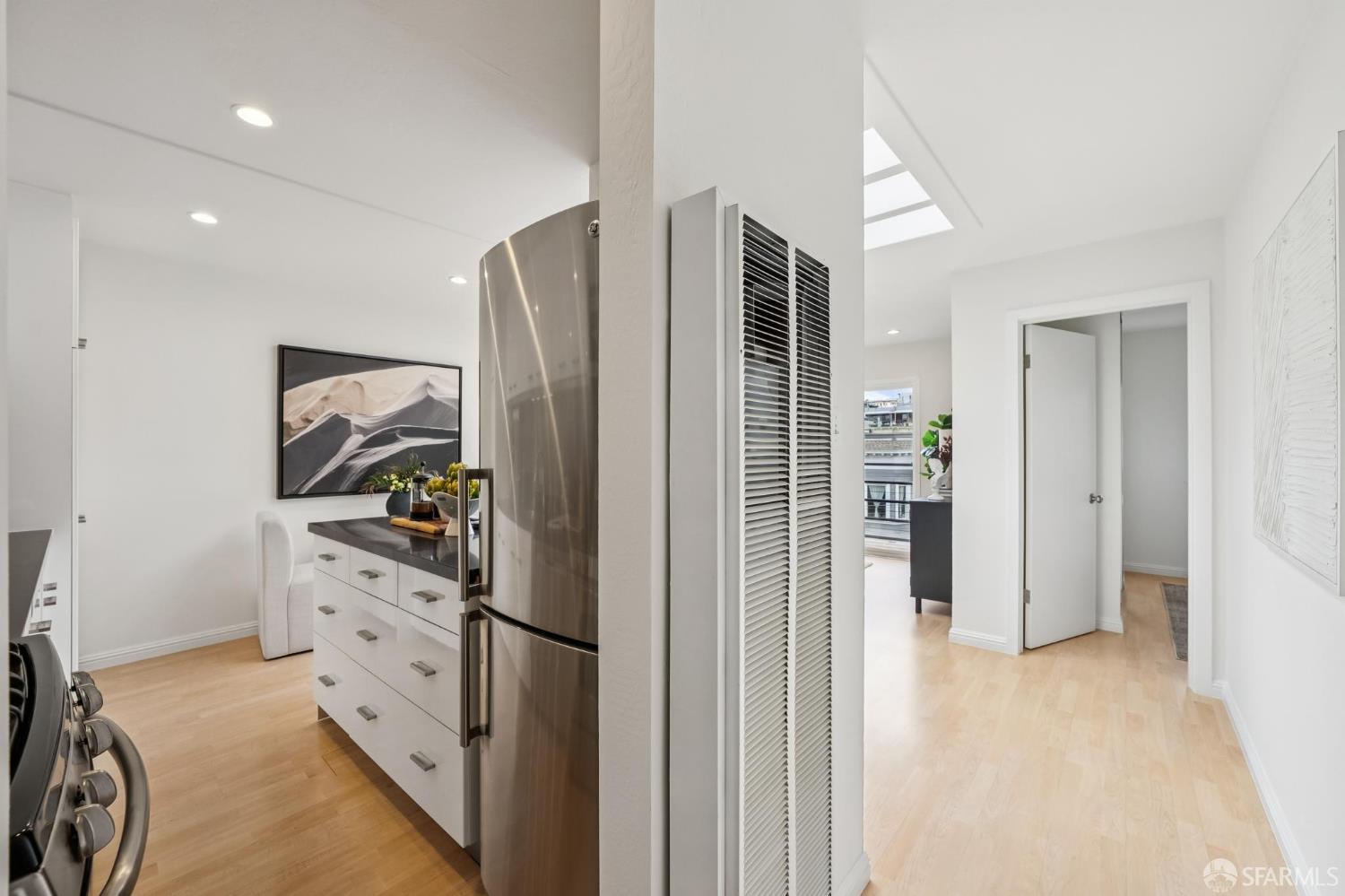 Photo #8: 426136364 Listing: Photo #8