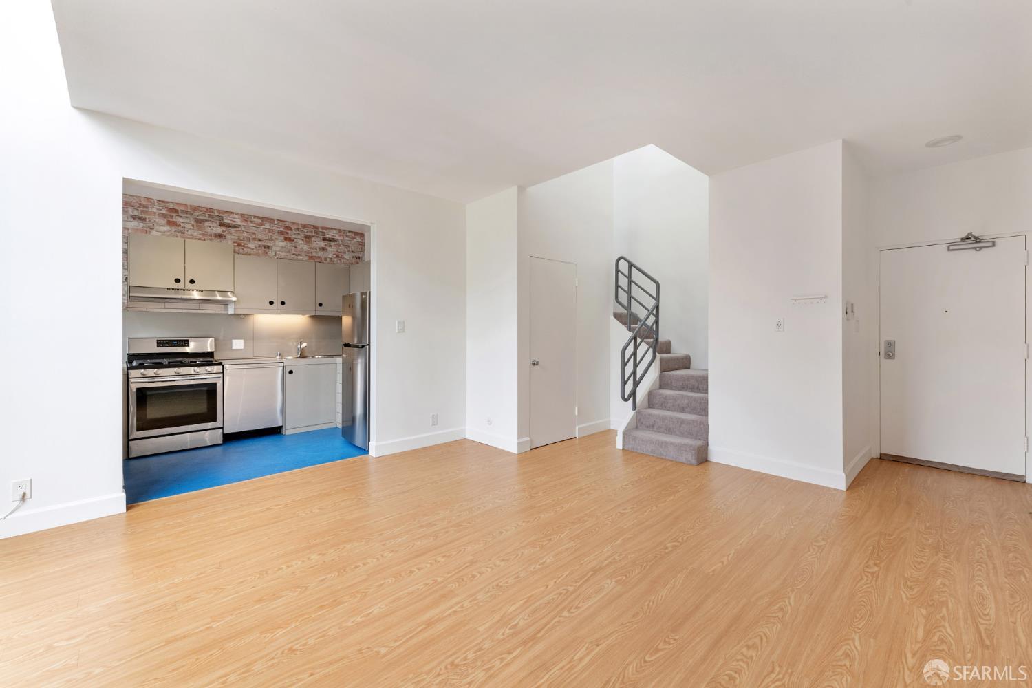 Photo #4: 426134582 Listing: Photo #4