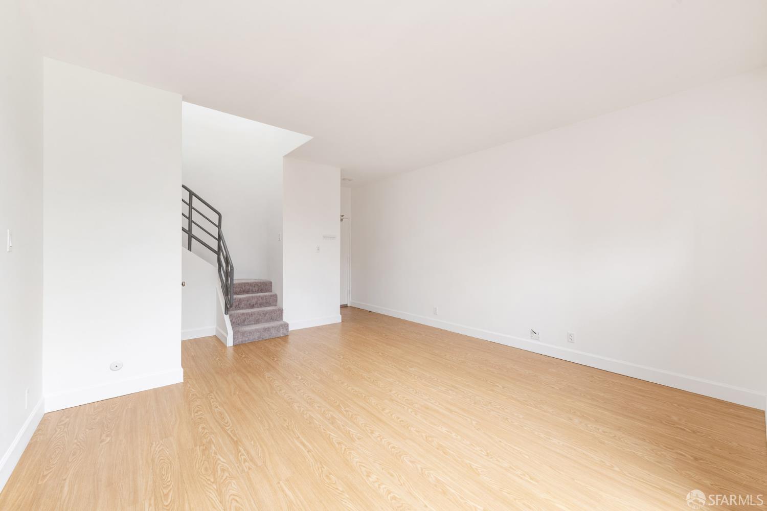 Photo #5: 426134582 Listing: Photo #5