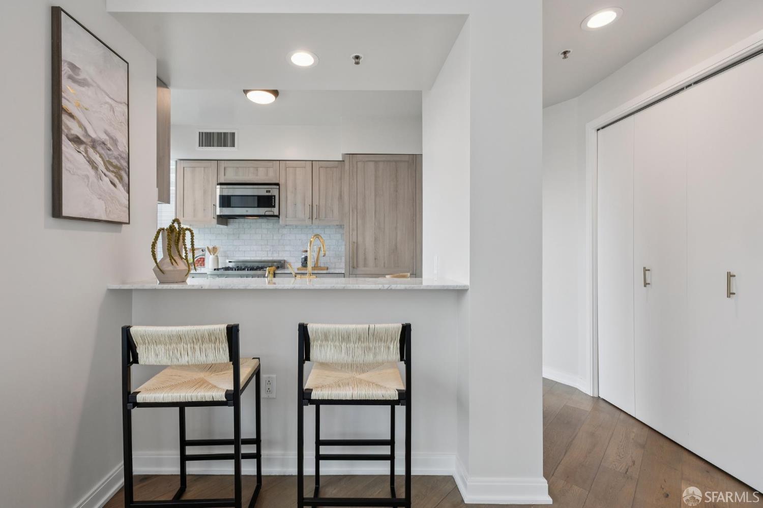 Photo #10: 426136351 Listing: Photo #10
