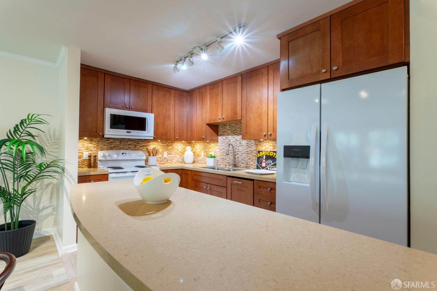 Photo #3: 426136254 Listing: Photo #3