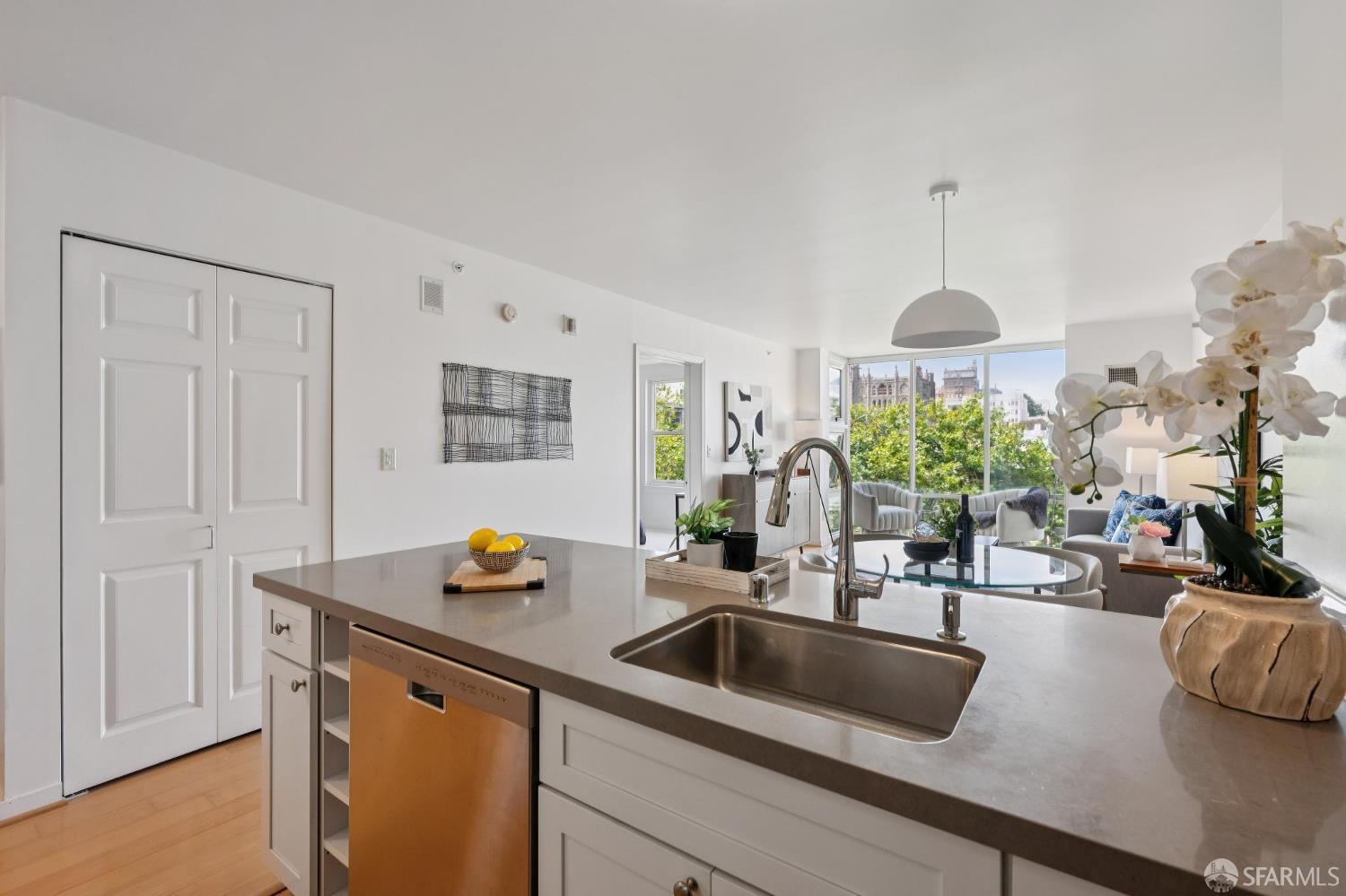 Photo #5: 426136212 Listing: Photo #5