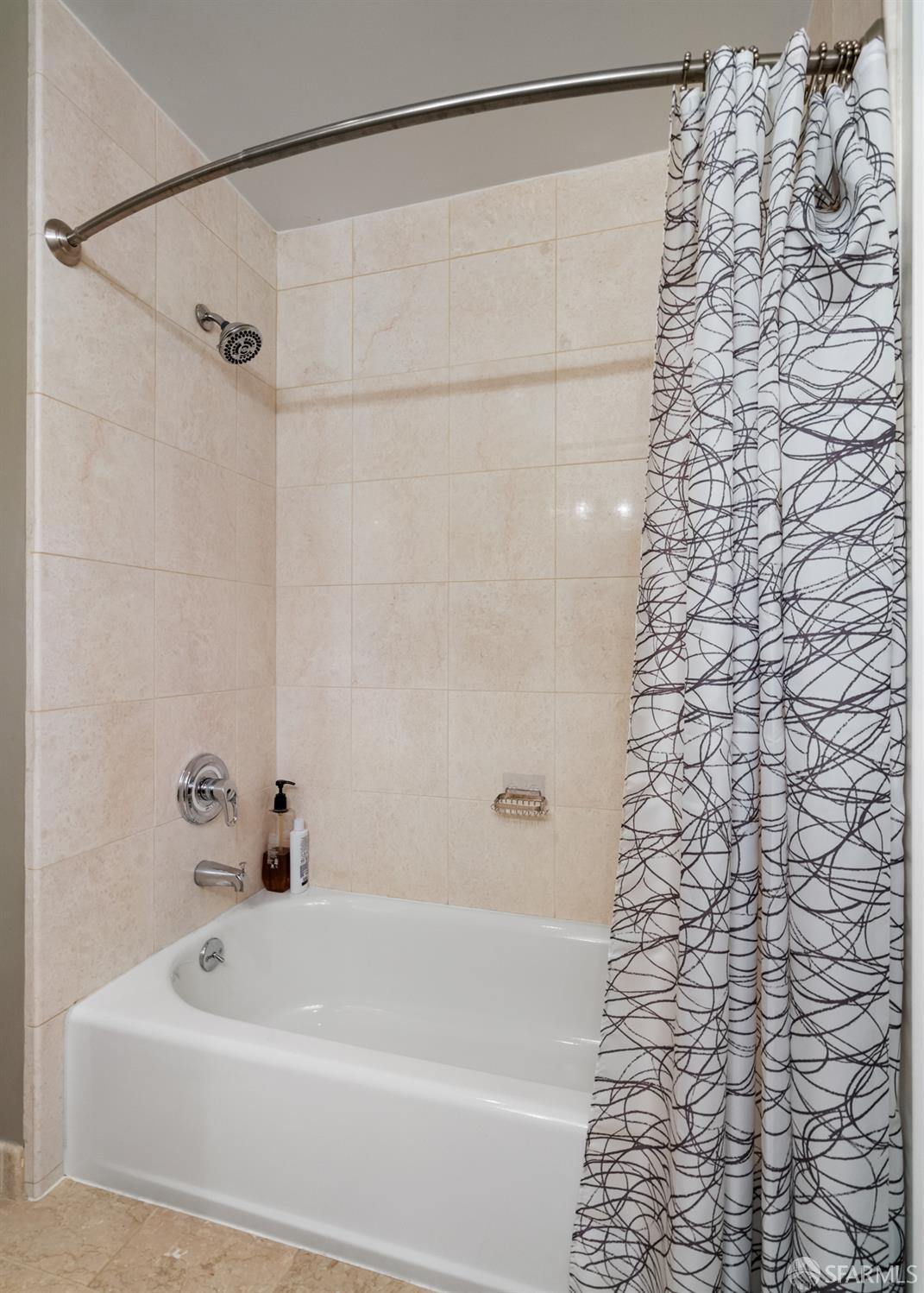 Photo #25: 426136749 Listing: Photo #25