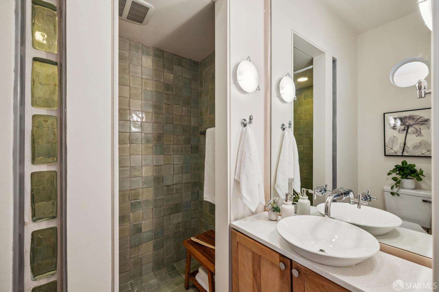 Photo #23: 426136918 Listing: Photo #23