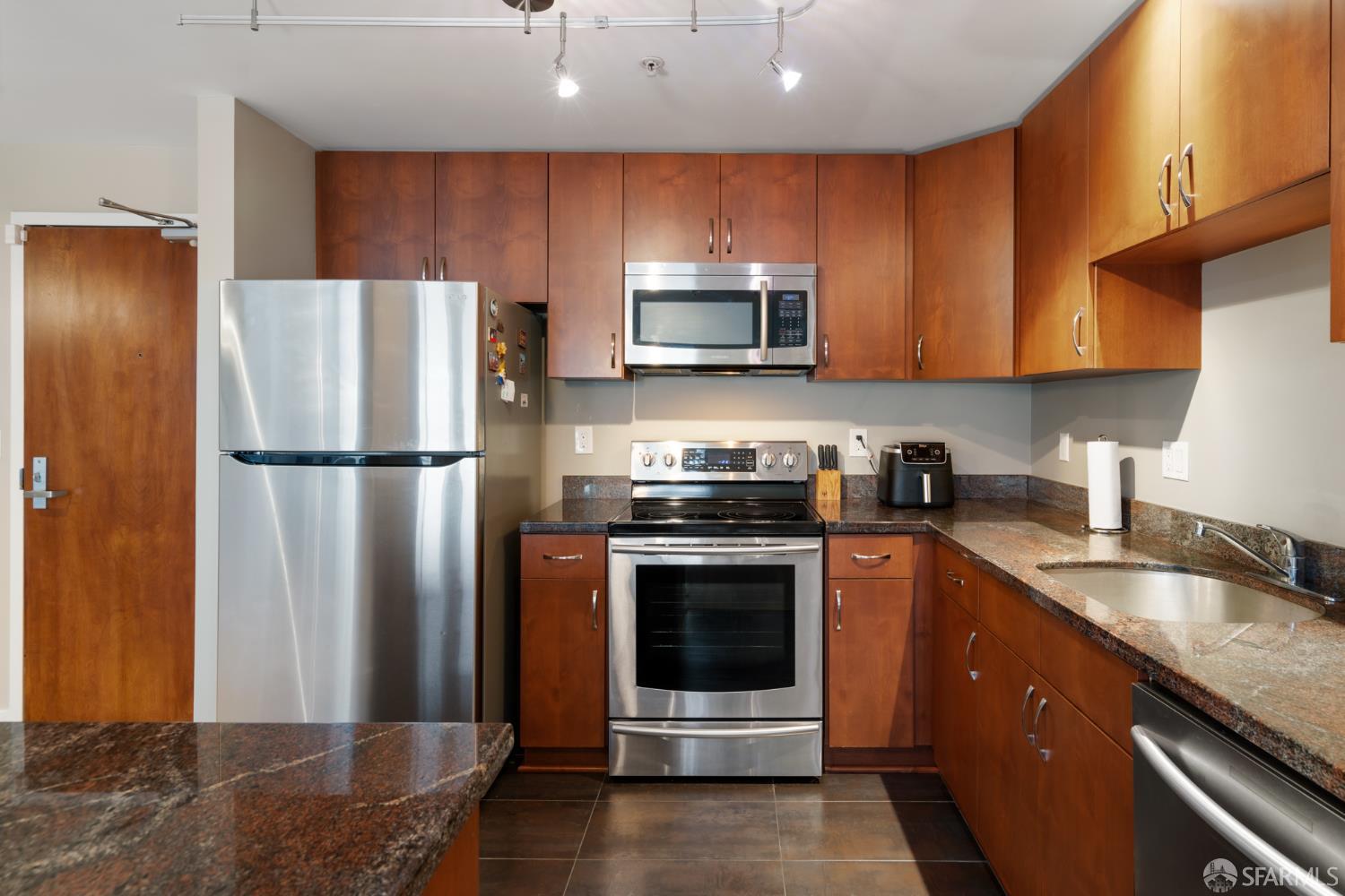 Photo #11: 426136749 Listing: Photo #11