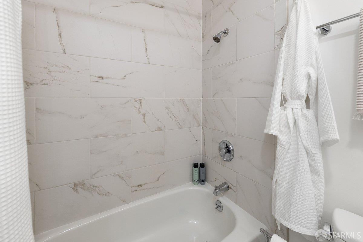 Photo #33: 426136626 Listing: Photo #33