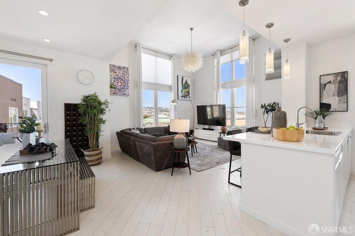 Photo #2: 426136520 Listing: Photo #2