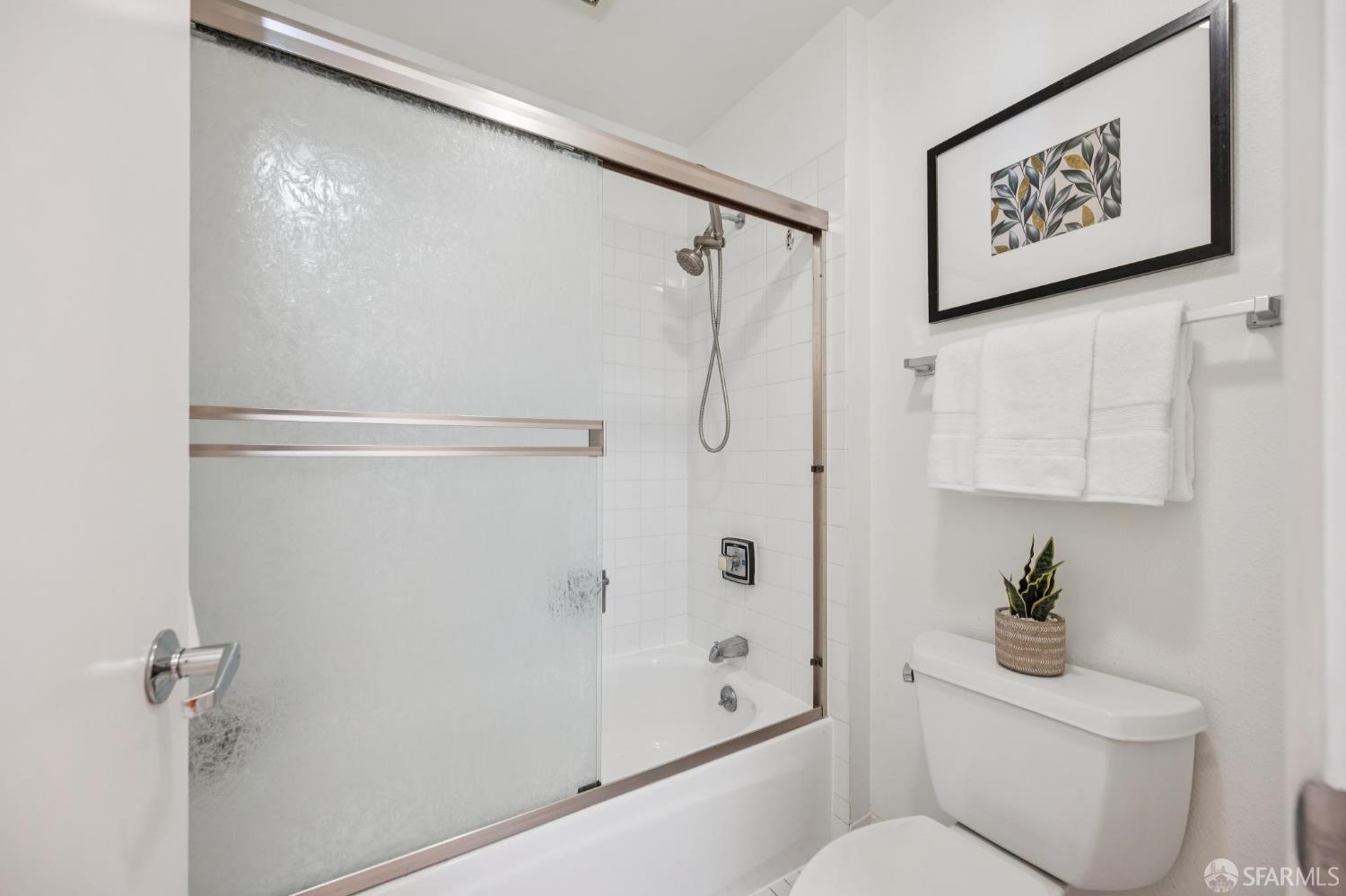 Photo #29: 426137378 Listing: Photo #29