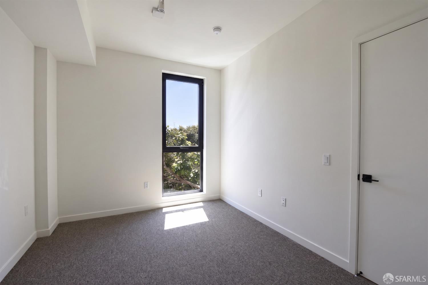 Photo #6: 426137285 Listing: Photo #6