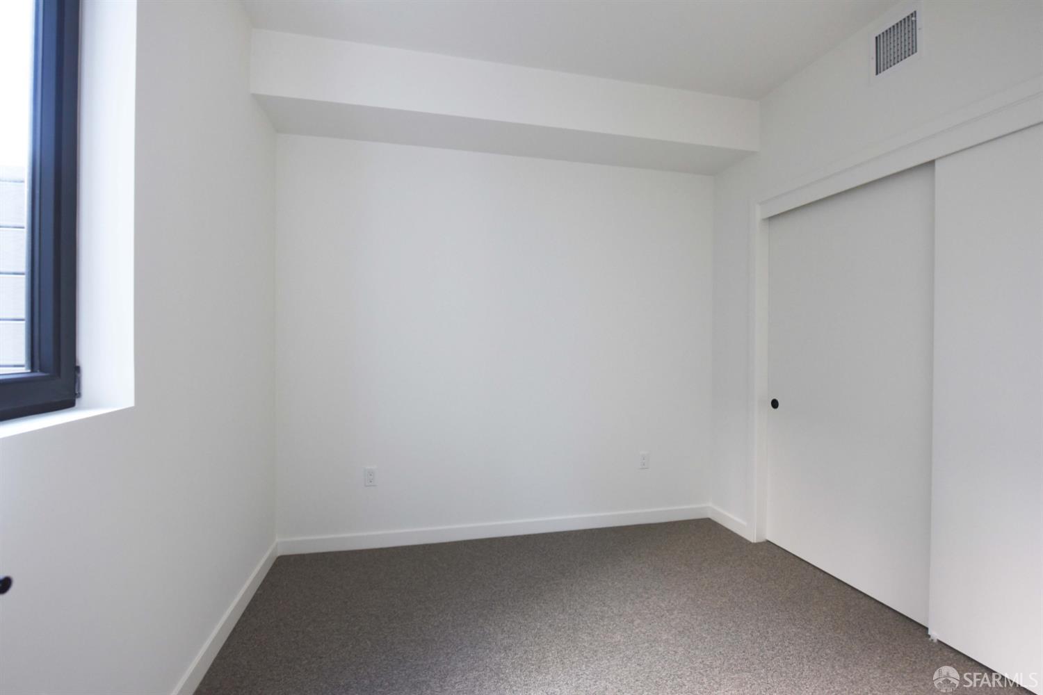 Photo #5: 426137326 Listing: Photo #5